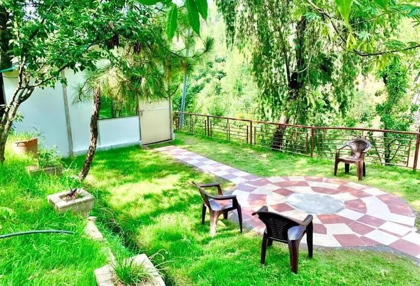 ホテル Pine Trails Jungle Camp