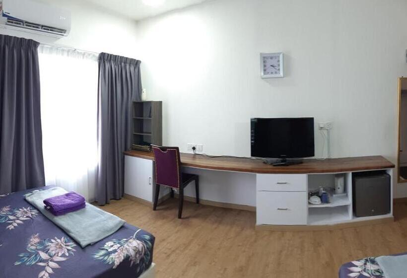 Hotel Ummi Guestroom