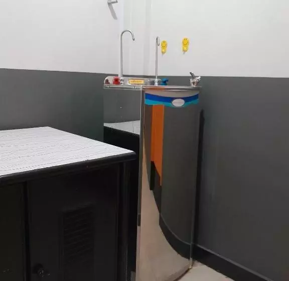 ホテル V