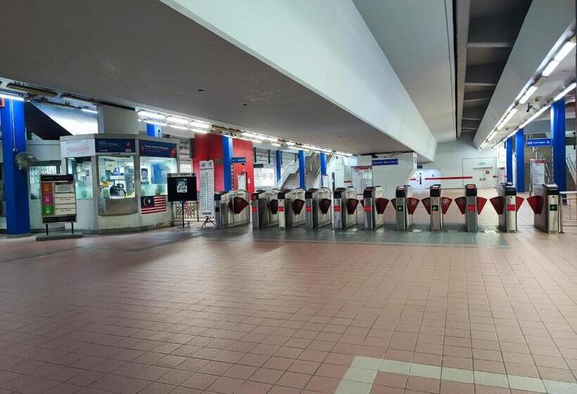 Kuala Lumpur Datum Jelatek Klcc View Infont Lrt And 5 Minutes To Klcc Near By Gleneagles