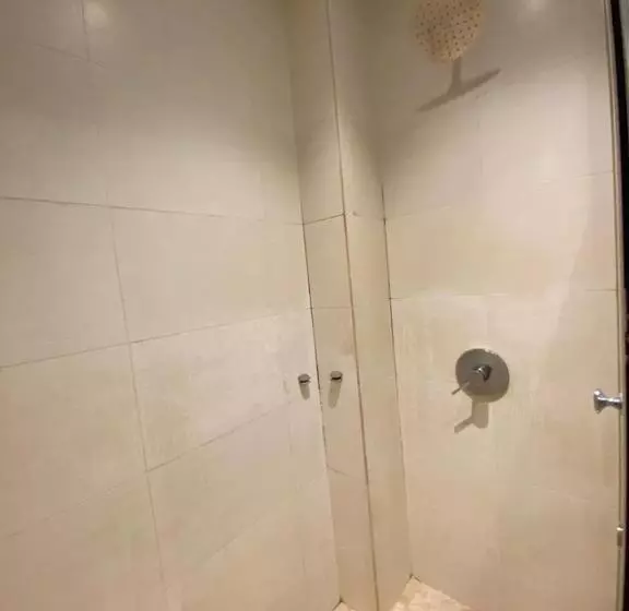 Motelli Express Inn Bintulu