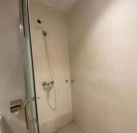 Motelli Express Inn Bintulu