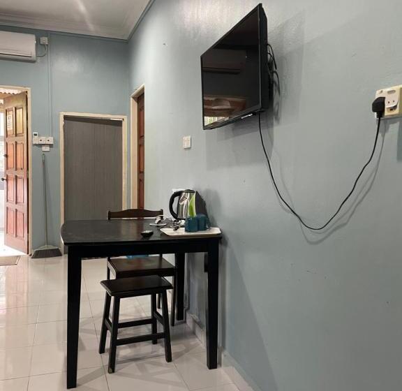 Пансион Hj Hassan Guest House  Studio Unit