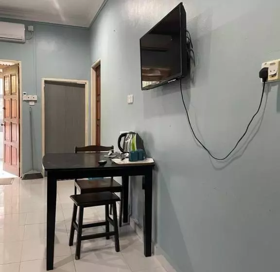 Majatalo Hj Hassan Guest House  Studio Unit