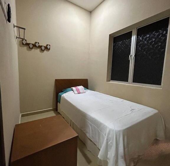 펜션 Mahasa Penarik Homestay