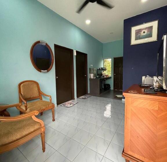 펜션 Mahasa Penarik Homestay