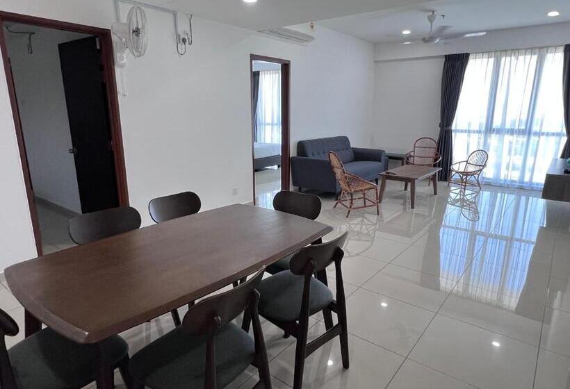 Majatalo Menara Sentral At Juru Sentral