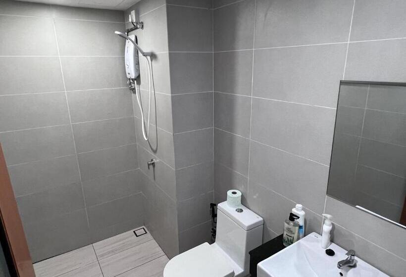 Majatalo Menara Sentral At Juru Sentral