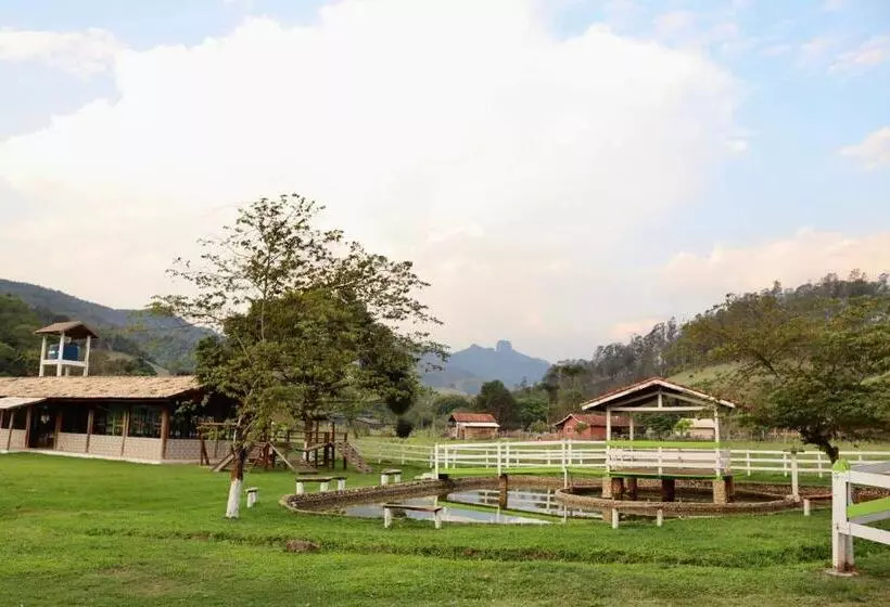 ユースホステル Pousada Casa Verde Baú