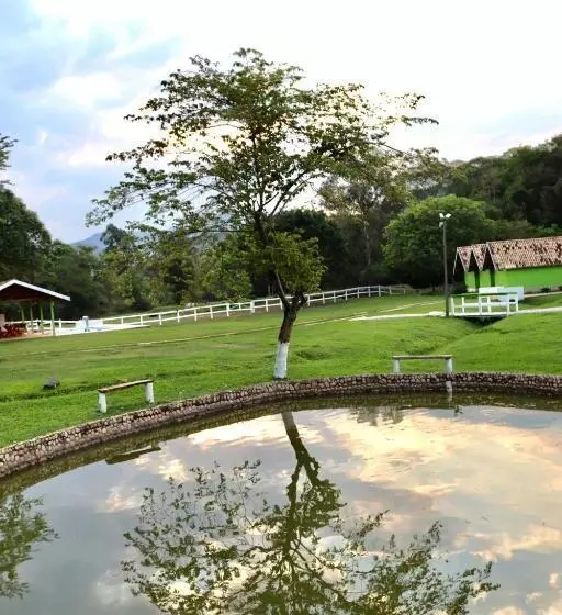 ユースホステル Pousada Casa Verde Baú