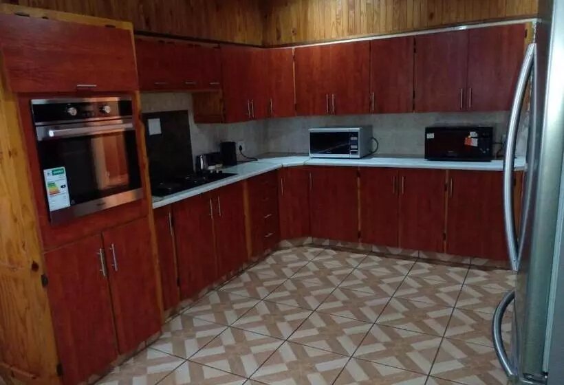 Aamiaismajoitus (B&B) Revival Guest House