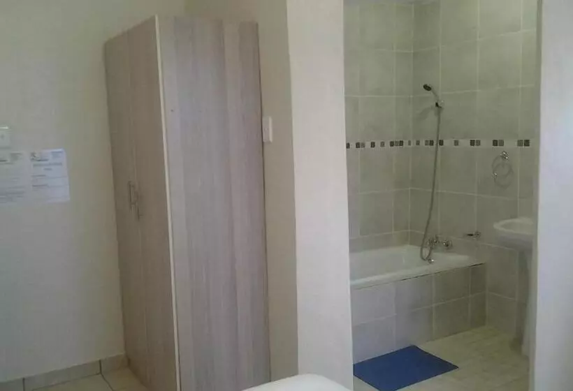 Aamiaismajoitus (B&B) Revival Guest House