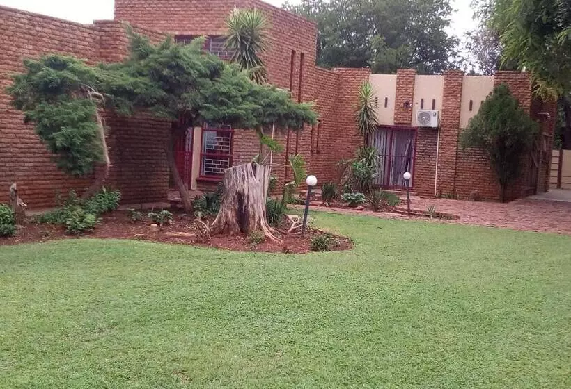 Aamiaismajoitus (B&B) Revival Guest House