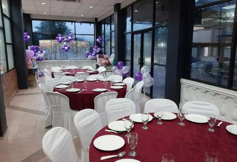 Dlayaran Hotel & Cafe