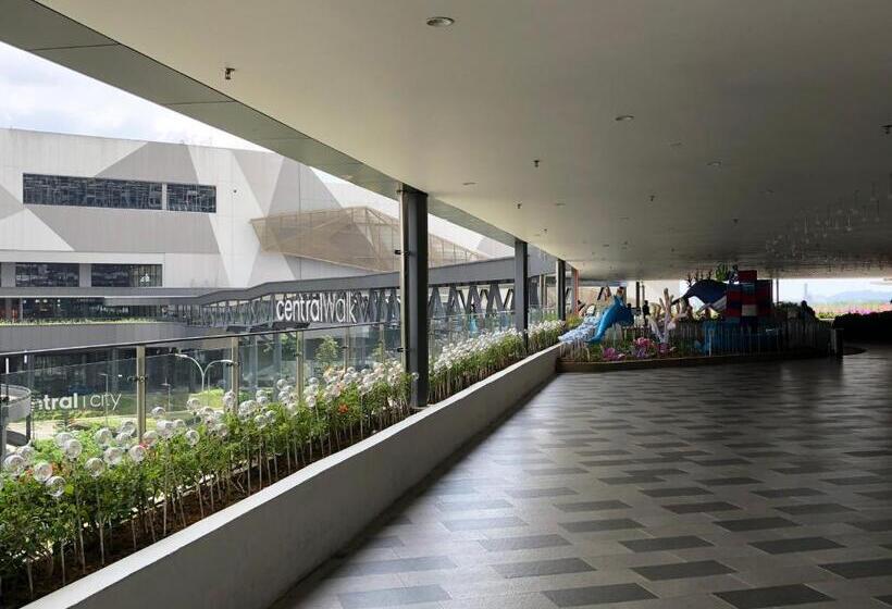 Studio Apartment With Balcony By Host Assist I City