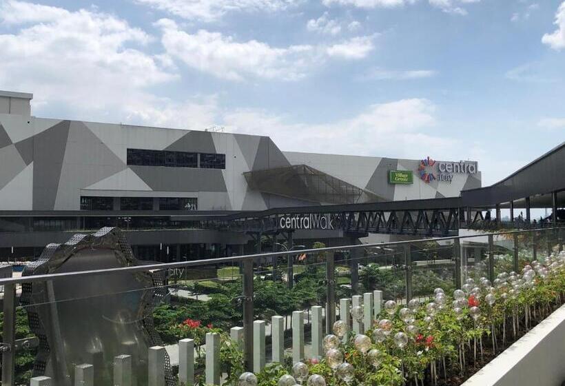 Studio Apartment With Balcony By Host Assist I City