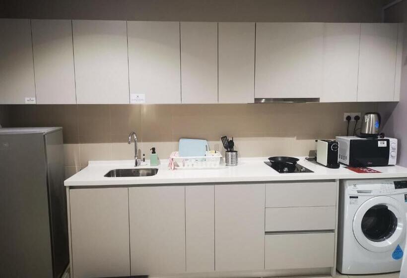 Studio Apartment With Balcony By Host Assist I City