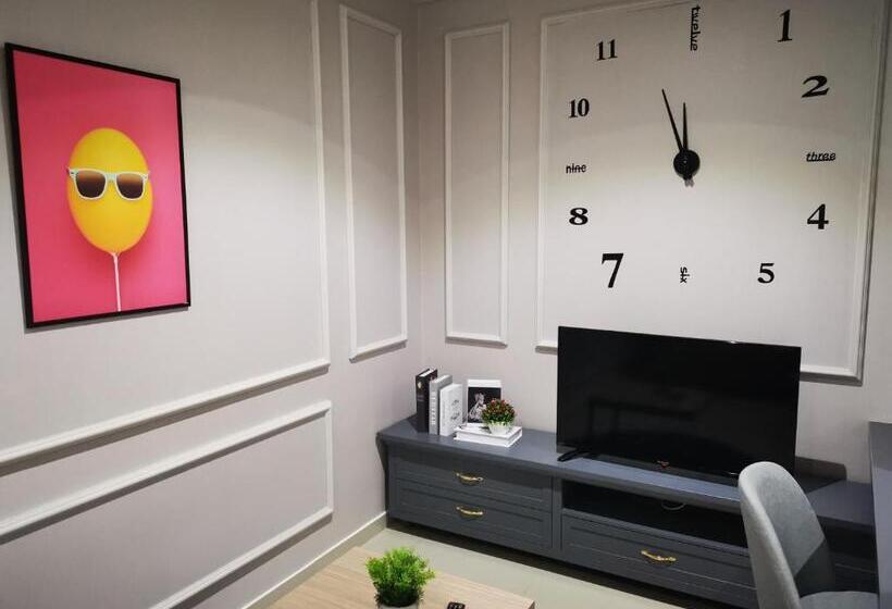 Studio Apartment With Balcony By Host Assist I City