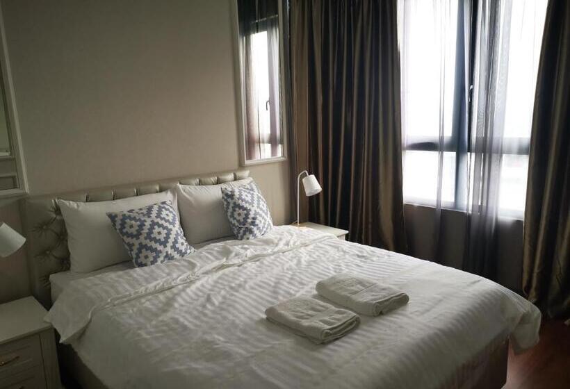 Studio Apartment With Balcony By Host Assist I City