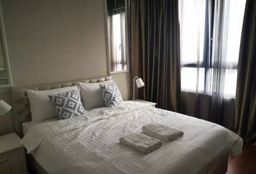 Studio Apartment With Balcony By Host Assist I City