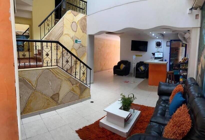 Отель Carare Plaza