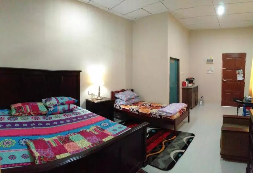 カプセルホテル Roomstay Aqilah Pasir Puteh Kelantan