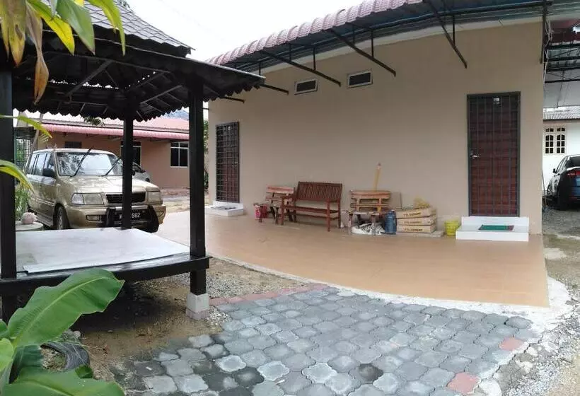 カプセルホテル Roomstay Aqilah Pasir Puteh Kelantan