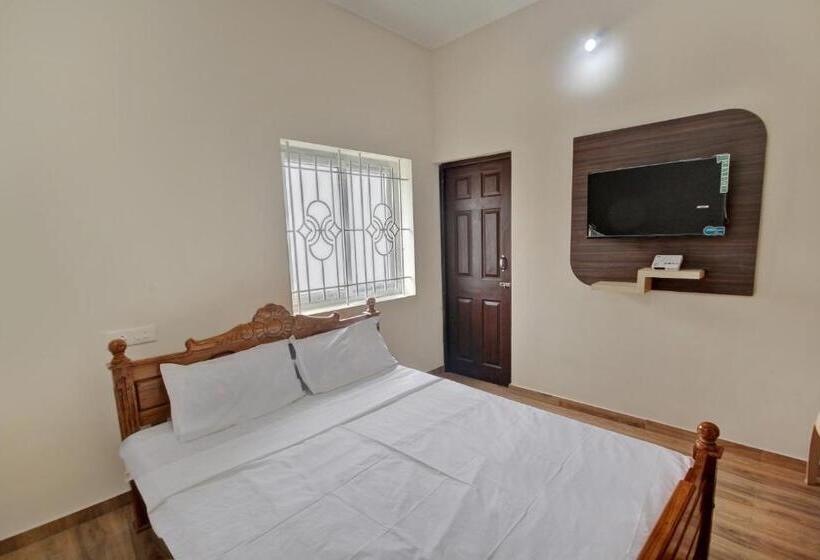 فندق Oyo 46100 Sri Angalaparameshwari Cottage