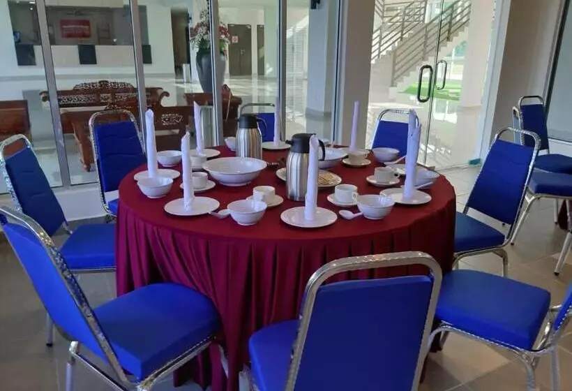 ホテル Serdang Lake View Resort