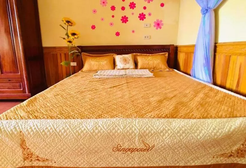 هتل Wild Flower Homestay
