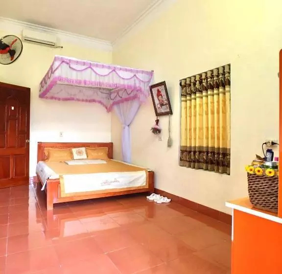 هتل Wild Flower Homestay