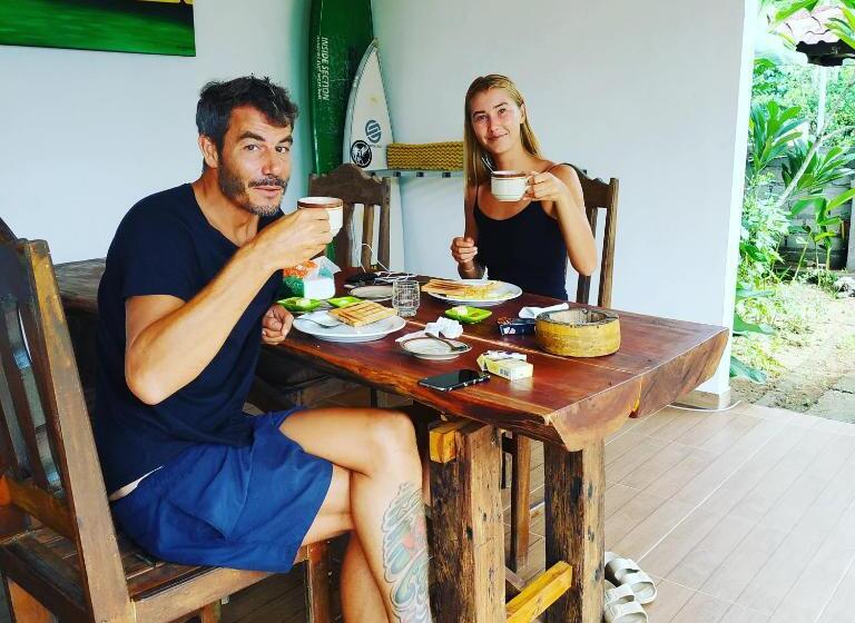 膳宿费 Harris Surf Villa