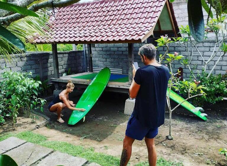 膳宿费 Harris Surf Villa