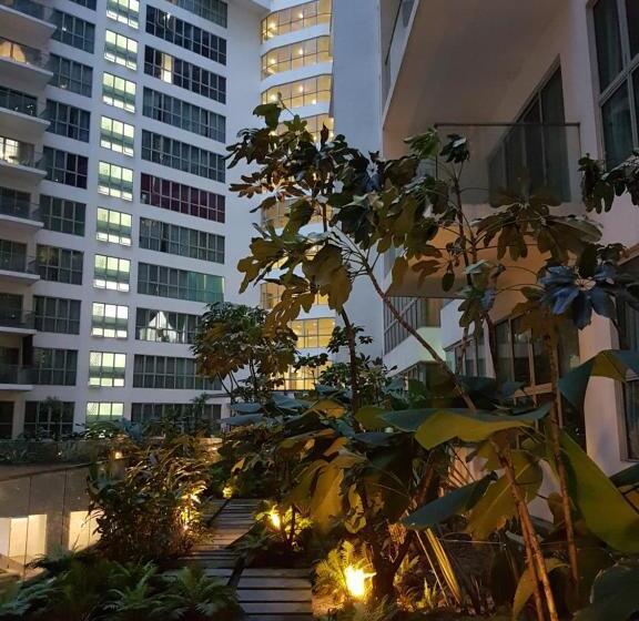 Starsbed Klcc Skyview Roof Pool Hostel