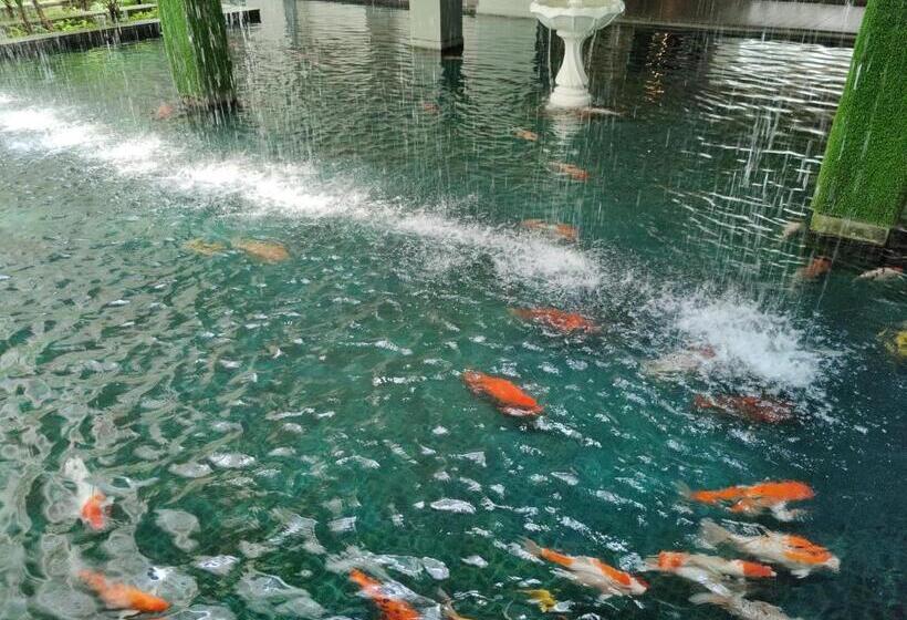 Starsbed Klcc Skyview Roof Pool Hostel