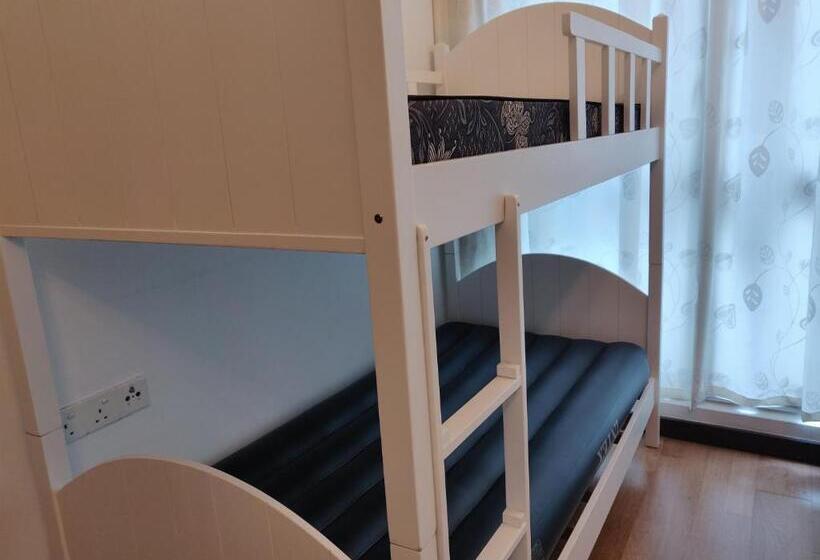 Starsbed Klcc Skyview Roof Pool Hostel