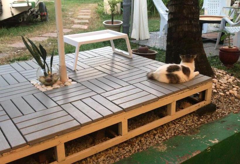 הוסטל Dar Yasmine Motel