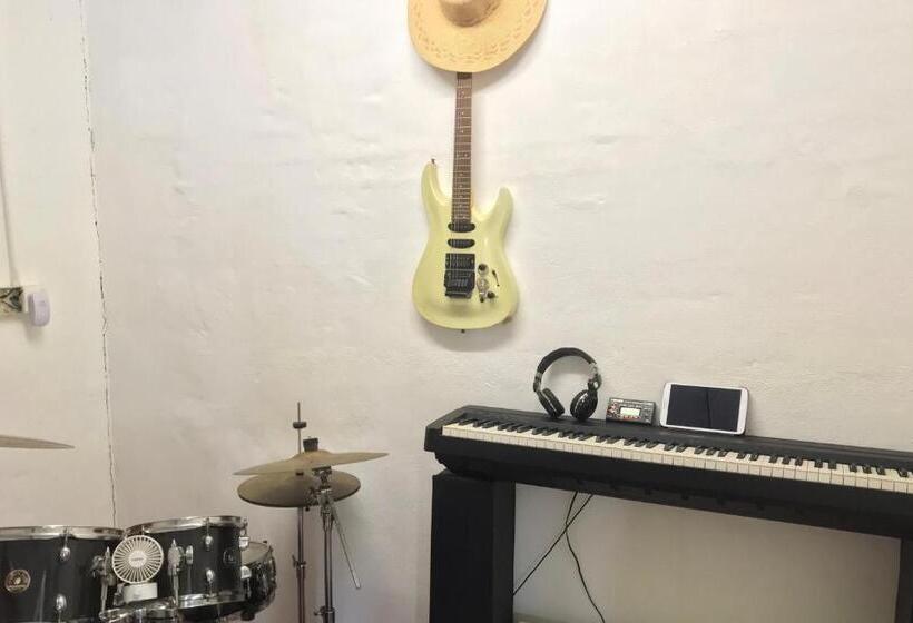 הוסטל Dar Yasmine Motel