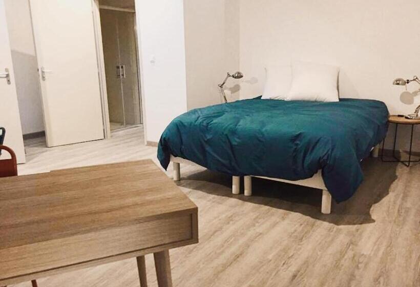 مبيت وإفطار Gîtes Les Demeures De Valette