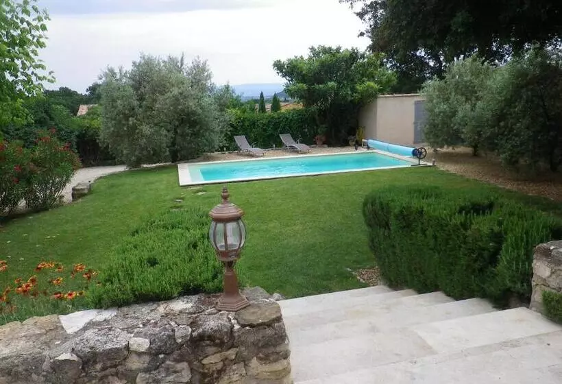 ベッドアンドブレックファースト La Mordorée