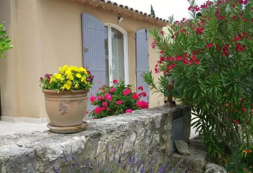 ベッドアンドブレックファースト La Mordorée