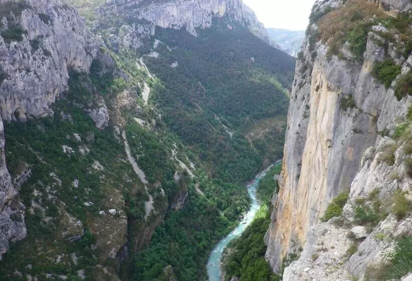 ベッドアンドブレックファースト La Mordorée