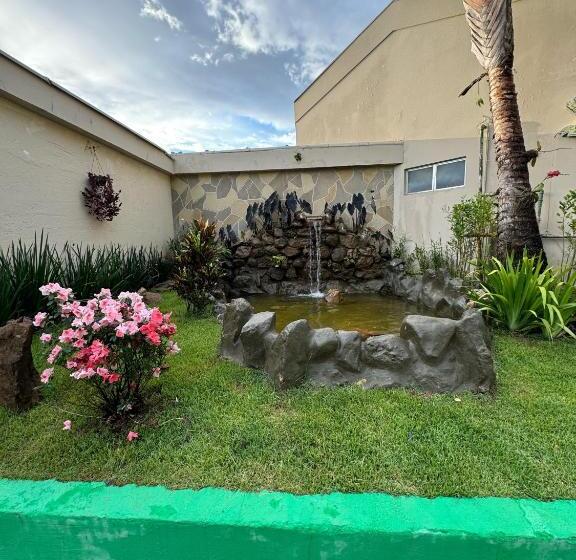 בית מלון כפרי Estoril Garden & Restaurante