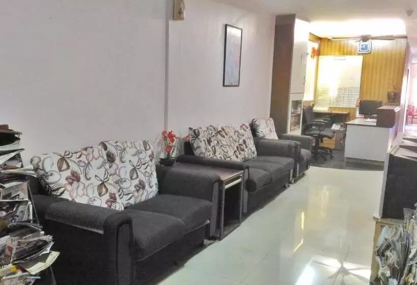 Hotelli New Budget Inn