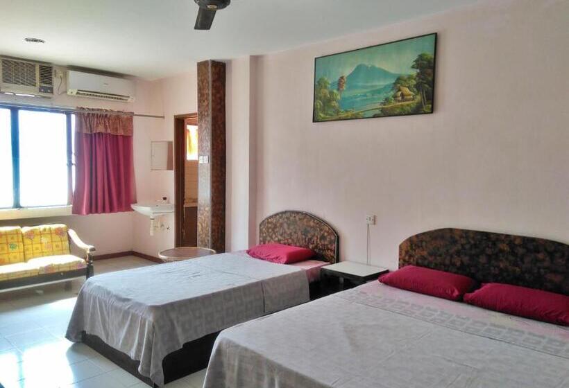 בית מלון כפרי New Budget Inn