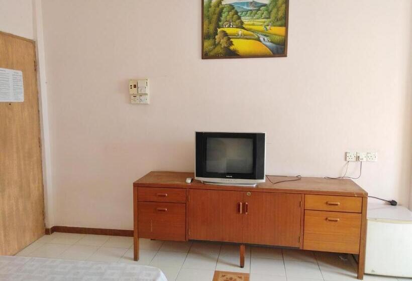 בית מלון כפרי New Budget Inn