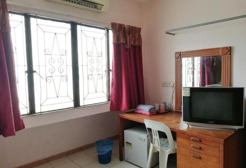 בית מלון כפרי New Budget Inn