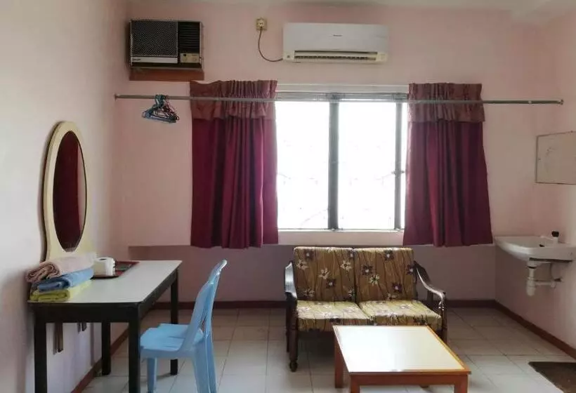 Hotelli New Budget Inn