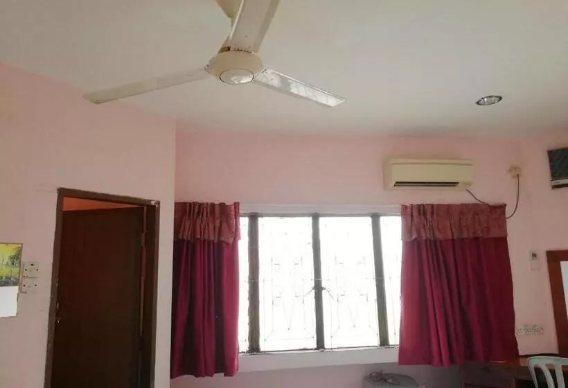 Hotelli New Budget Inn