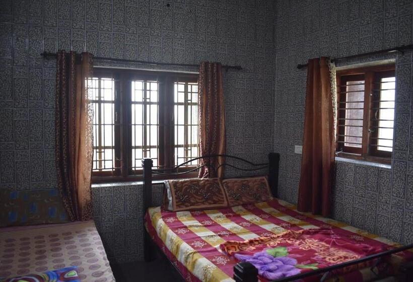 Hotel Sri Nandha Luxury Comforts